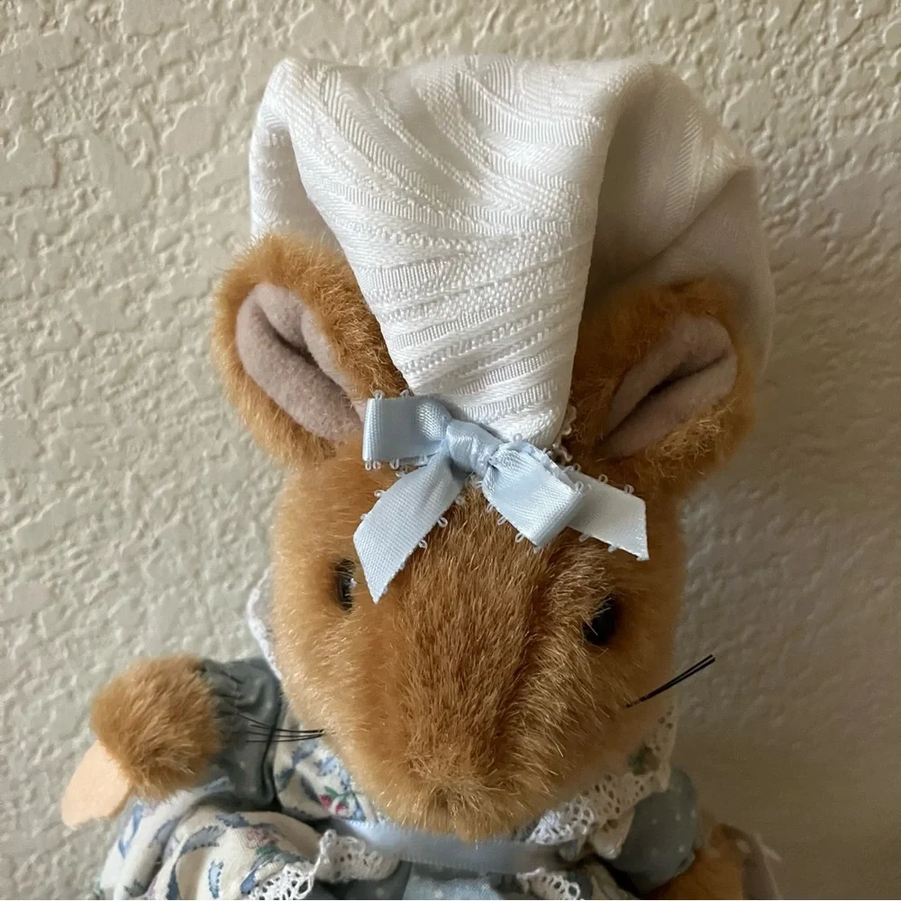 BEATRIX POTTER Lady Mouse 10